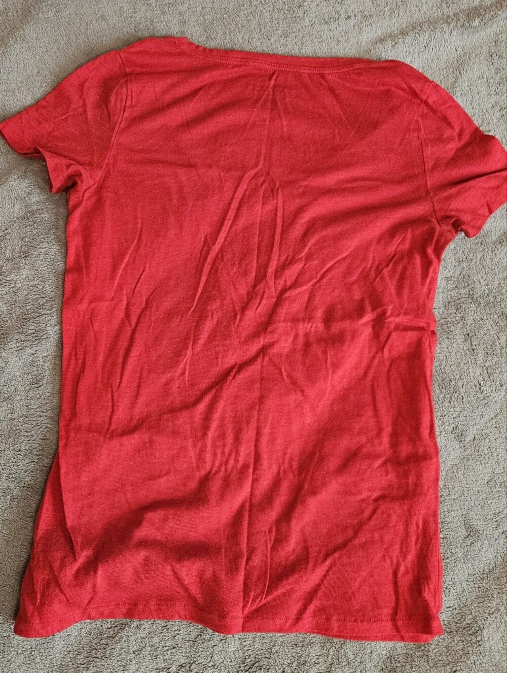 American Eagle Outfitters Red V-Neck Short Sleeve Tee - Picture 4 of 5
